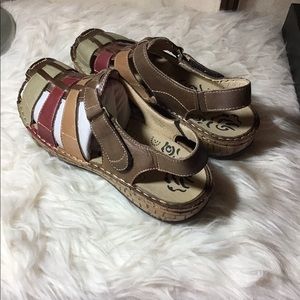 New in box Propet Sandals